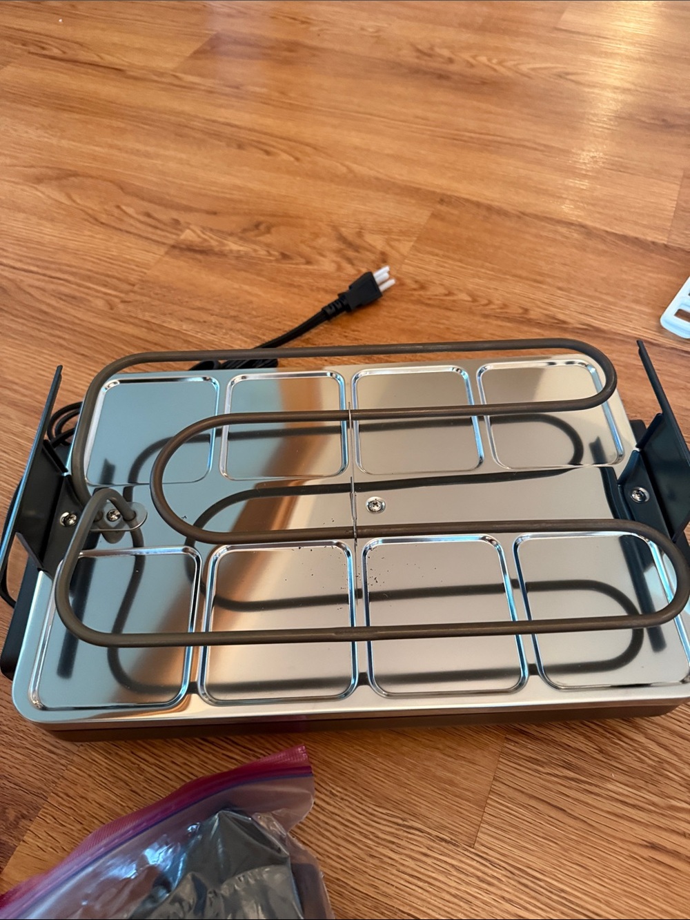 Black 8-Person Raclette Party Grill - Picture 3 of 4